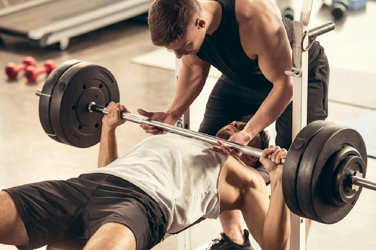 Allenarsi intensamente aumenta la quantità di alcolici consumati senza effetti negativi?