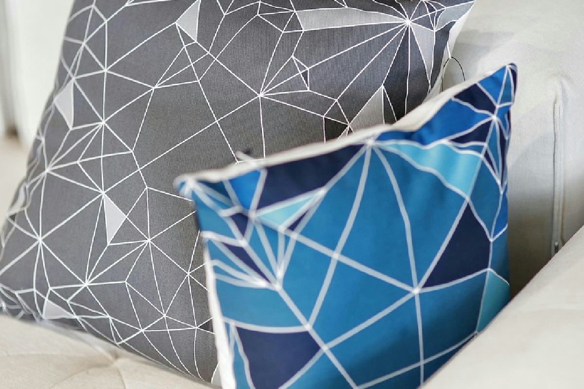 Rinnovare la casa riutilizzando l’imbottitura dei vecchi cuscini: idee pratiche e sostenibili